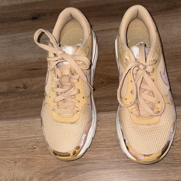 Nike Shoes - Nike Air Max SC - camo, women’s size 8
